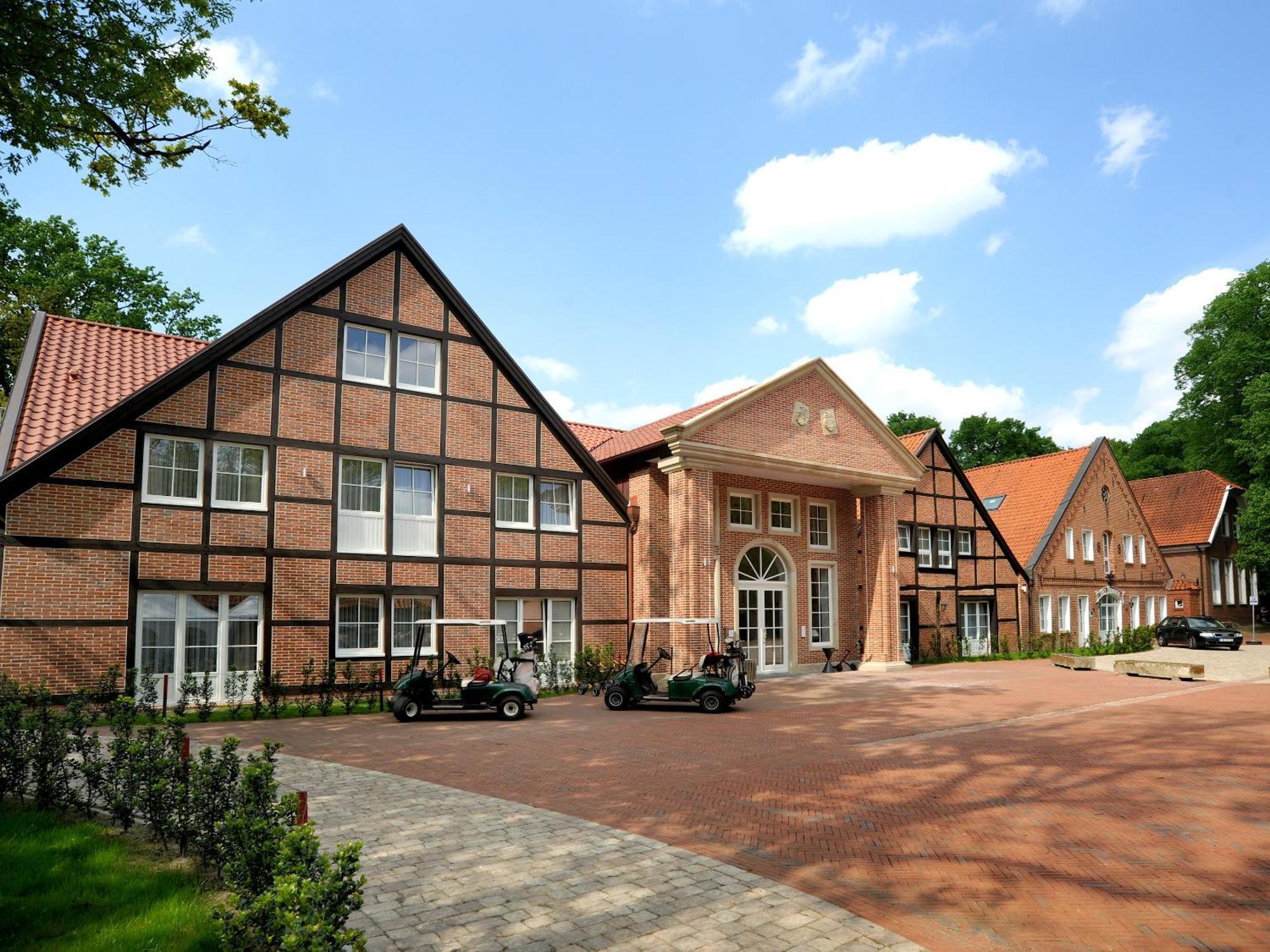 ホテル Golfpark Gut Dueneburg ハーレン エクステリア 写真
